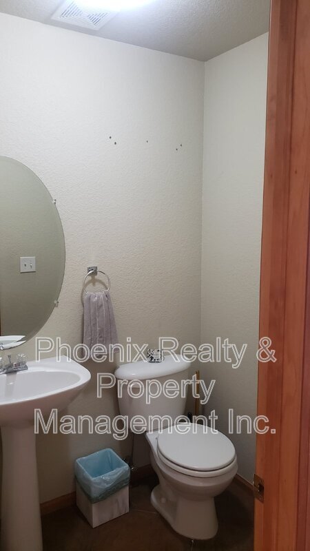 Building Photo - 678 Mathews Cir