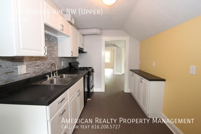 Building Photo - 1113 Powers Ave NW