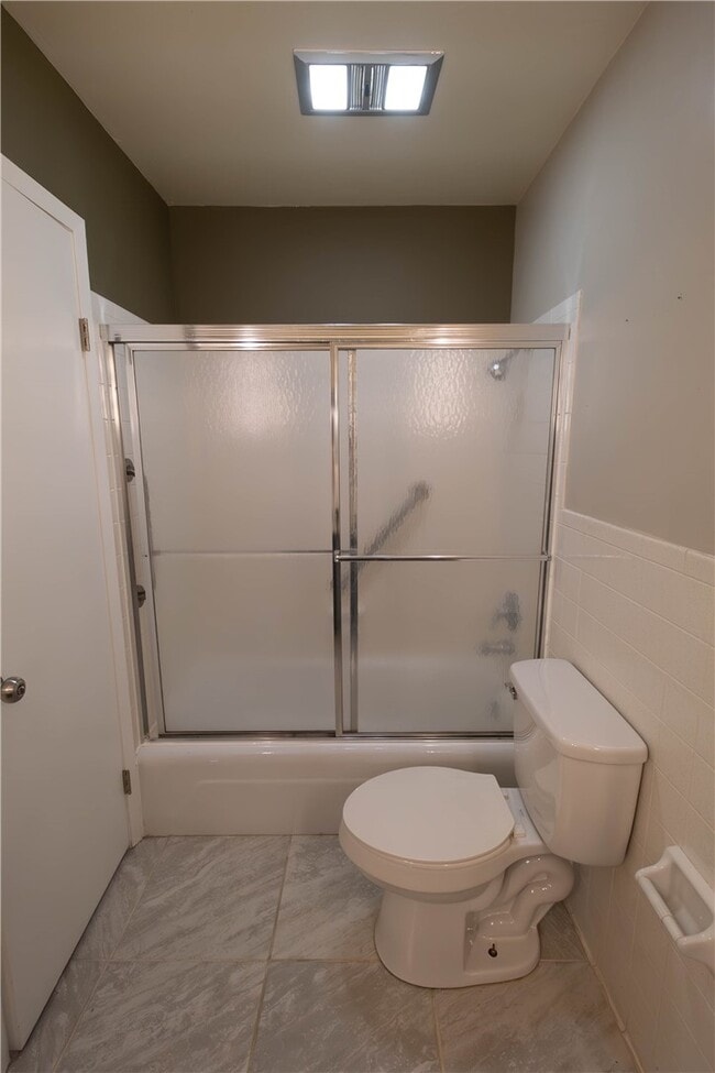 Building Photo - 14 Britten Cir