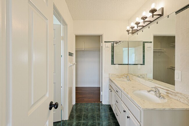 Building Photo - Spacious 4 Bed / 3 Bath Home in Desirable Nebo Hill – La Mesa (3,056 Sq Ft)