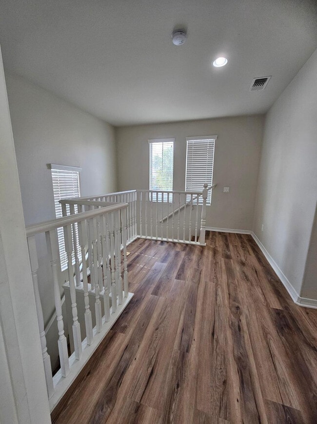 Building Photo - 2204 W Le Marche Ave