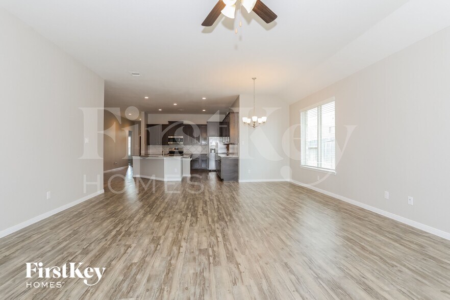 Building Photo - 14221 Rainier Peak Crossing