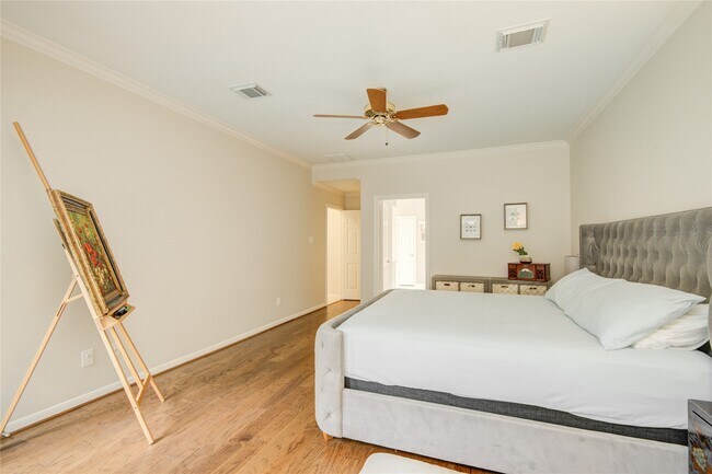 Building Photo - 3902 Lyndhurst Pl