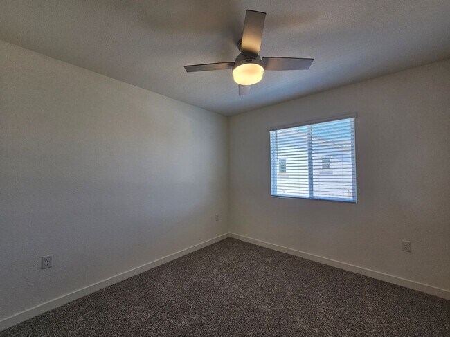 Building Photo - 8296 Whippersnapper Way