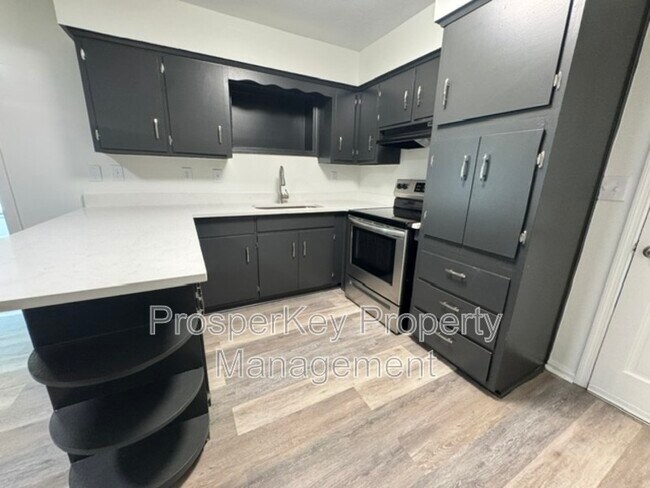 Building Photo - 1526 Barcelona Dr