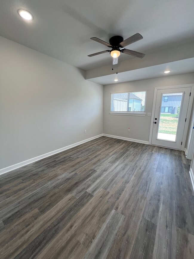 Building Photo - 79 SE 351st Rd