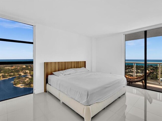 Building Photo - 20515 E Country Club Dr