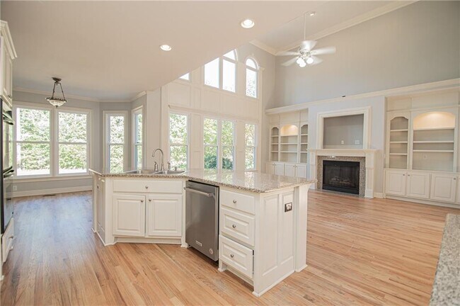 Building Photo - 4012 Erin Dr