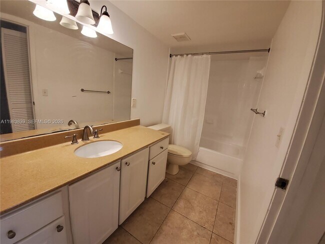 Building Photo - 8235 Lake Dr