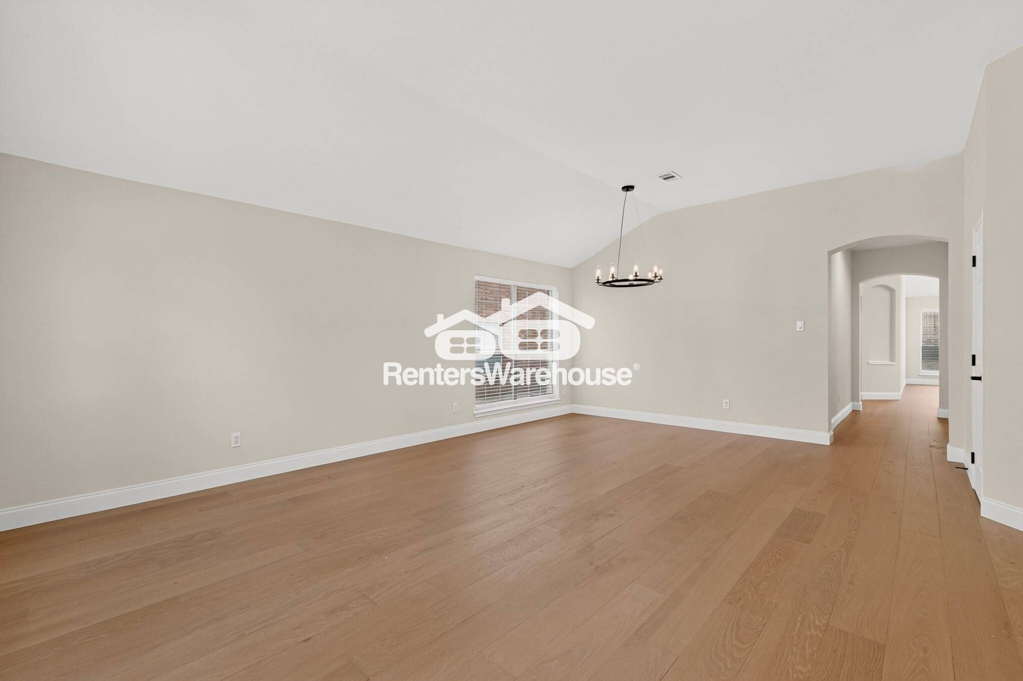 Building Photo - 9113 Warren Dr