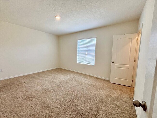 Building Photo - 1232 Yellow Finch Dr