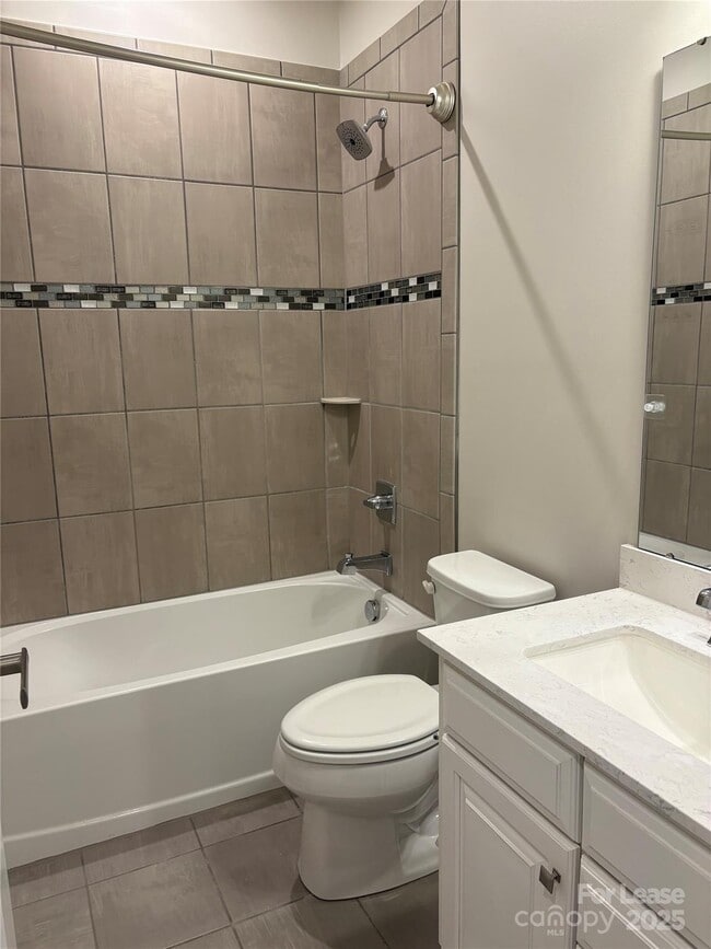 Building Photo - 1708 Town Oak Ln