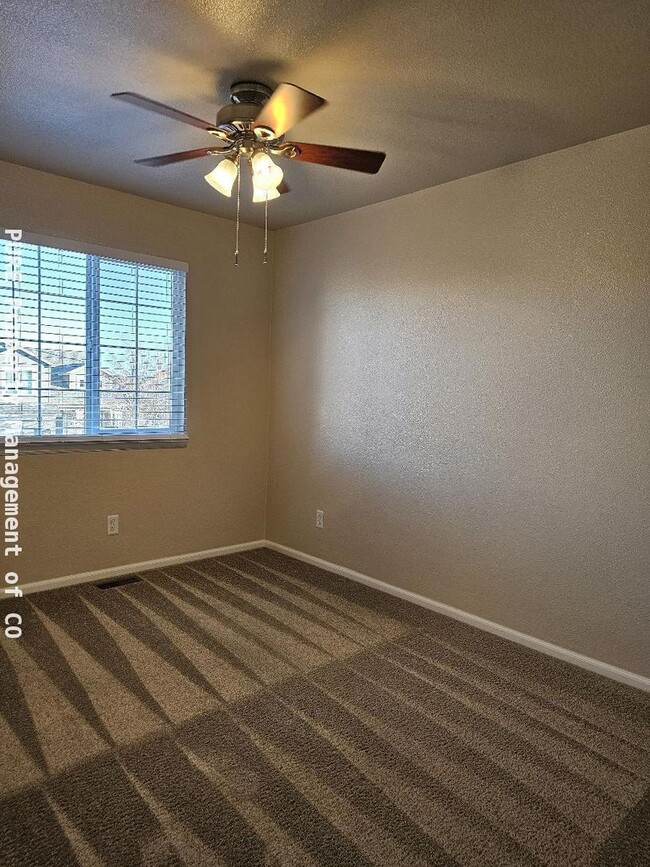 Building Photo - 2-story home with finished basement! 2-car garage!