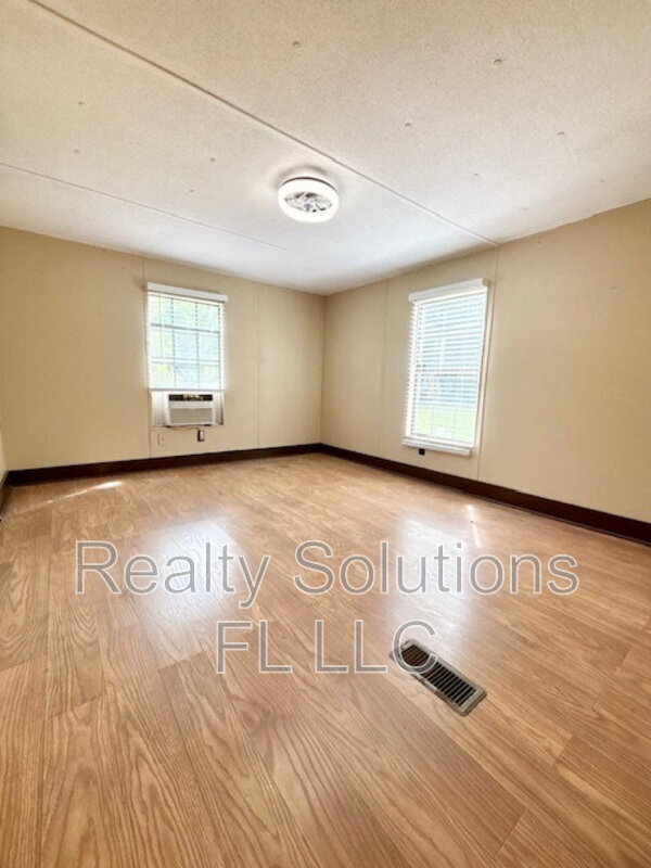 Building Photo - 15518 Lake Apopka Rd