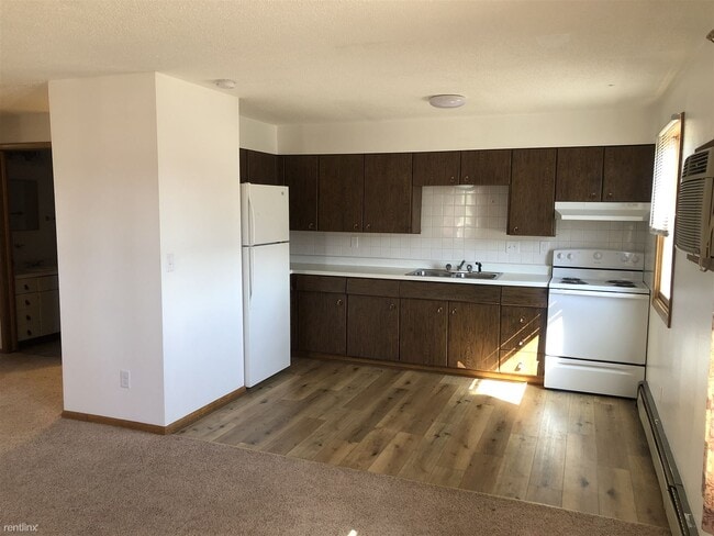 Building Photo - 2 br, 1 bath 4plex - 104 Philadelphia Stre...