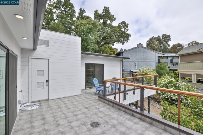 Building Photo - 946 Risa Rd
