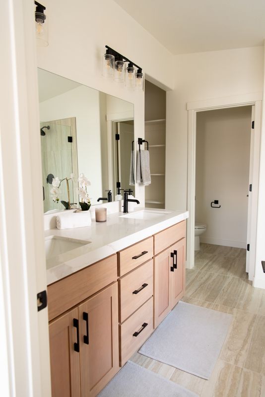 Building Photo - 1802 Drake Ln