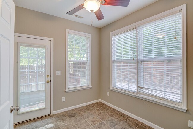 Building Photo - 1007 Brickstone Dr