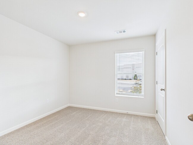 Building Photo - Beautiful New Construction END UNIT Townhome – Now Available for Lease!