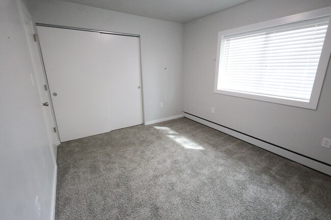 Building Photo - 758