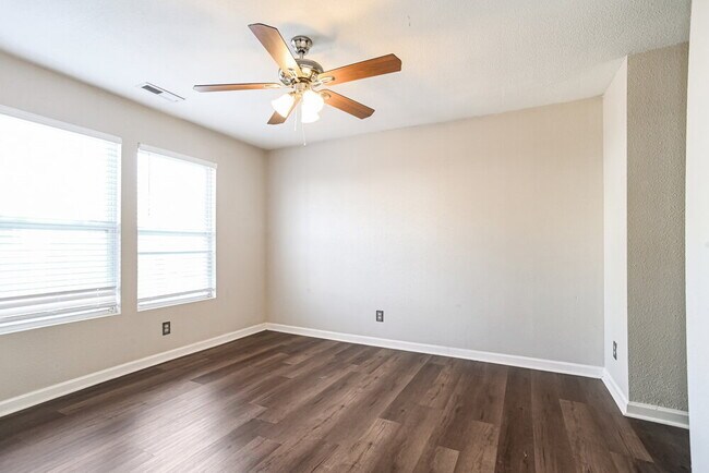 Building Photo - 6519 Matlea Ct