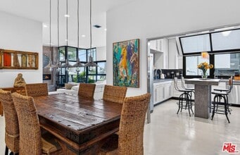 Building Photo - 11 Voyage St