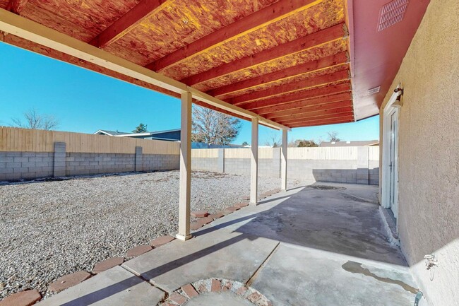 Building Photo - Taylor Ranch 4/BD 2/BA 2/CG