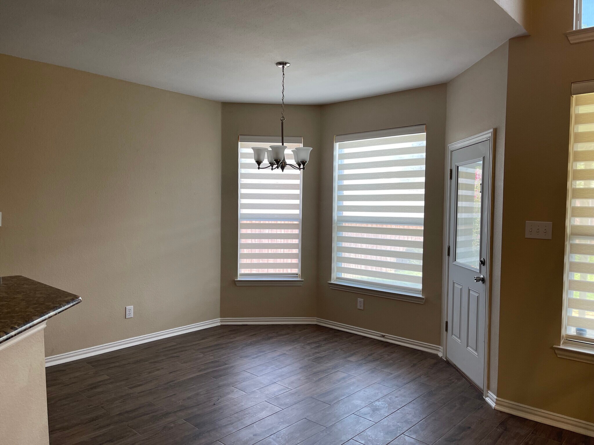 Building Photo - 1813 Angel Falls Dr