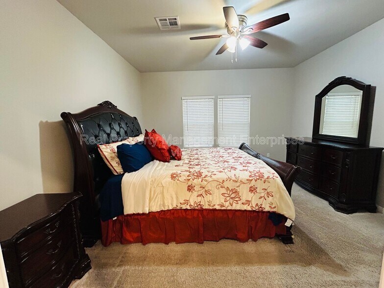 Building Photo - 1613 Crimson Lake Blvd