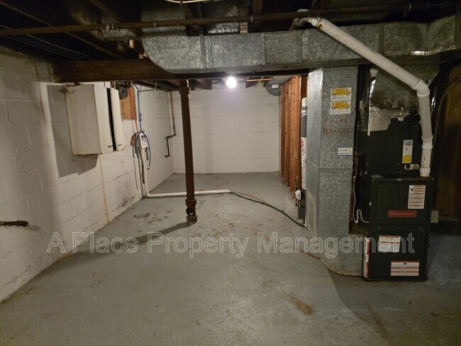 Building Photo - 338 La Motte Ln