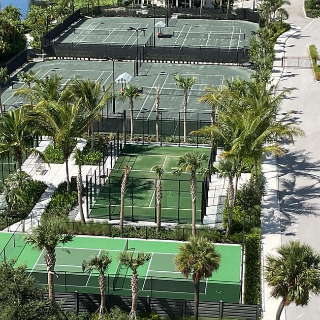 Building Photo - 2425 Presidential Way