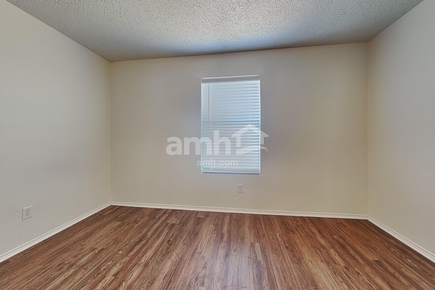 Building Photo - 8724 Hunters Creek Ct
