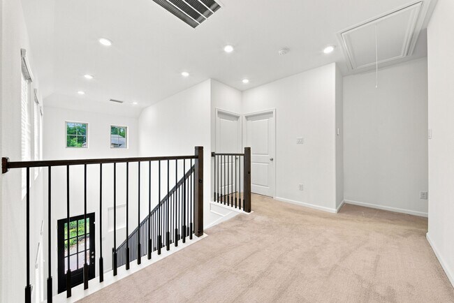 Building Photo - 4926 Chester Lk Ln