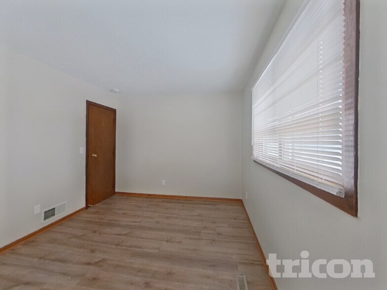 Building Photo - 1000 Concordia Ave