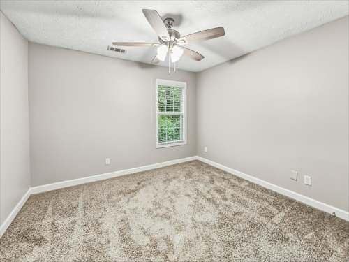 Building Photo - 2052 Bay Ct