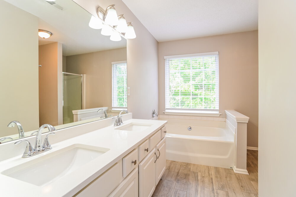 Building Photo - 12411 Cumberland Crest Dr