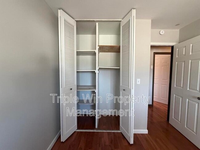 Building Photo - 5243 Ville Maria Ln