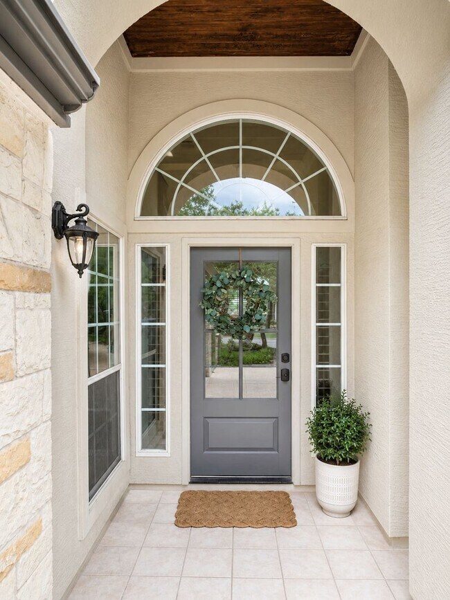 Building Photo - 1129 Castle Path