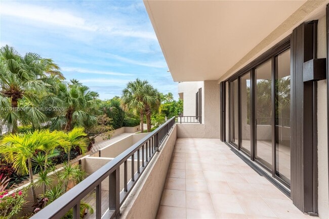 Building Photo - 151 Crandon Blvd