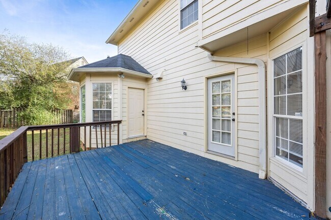 Building Photo - 1114 Rivershyre Dr