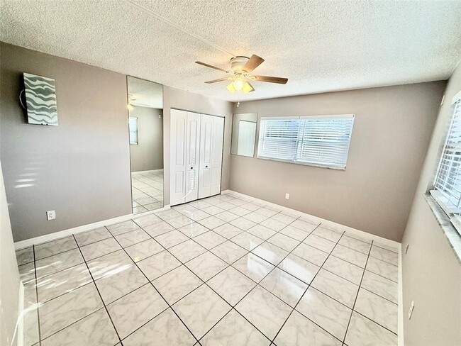 Building Photo - 4500 E Bay Dr