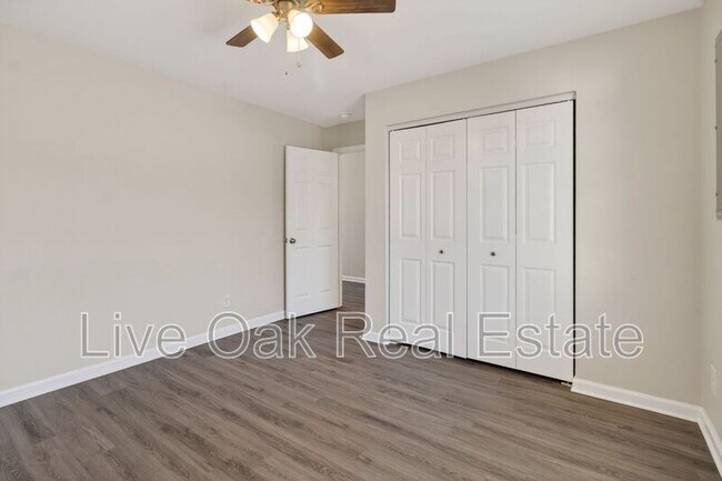 Building Photo - 1604 Parks Ave