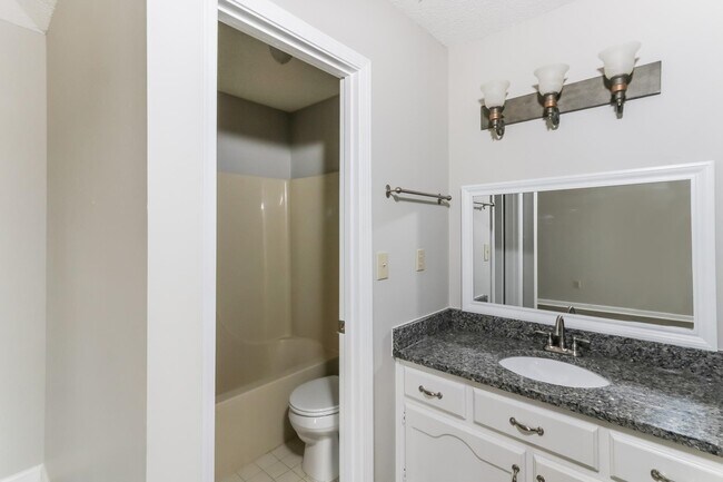 Building Photo - 5553 Mal Cove