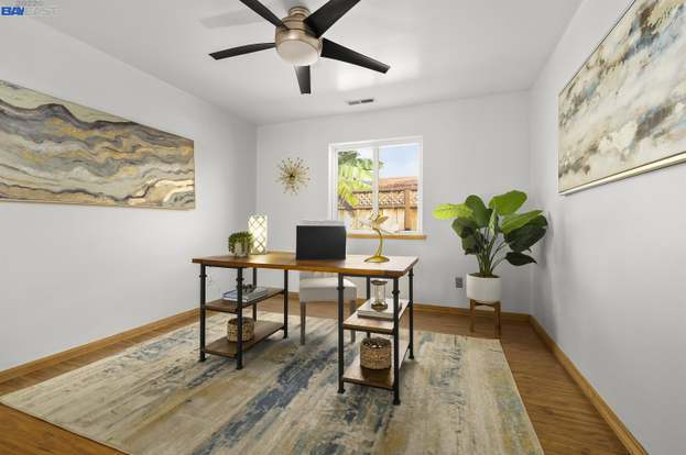 Building Photo - 41345 Roberts Ave