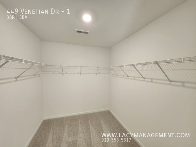 Building Photo - 449 Venetian Dr