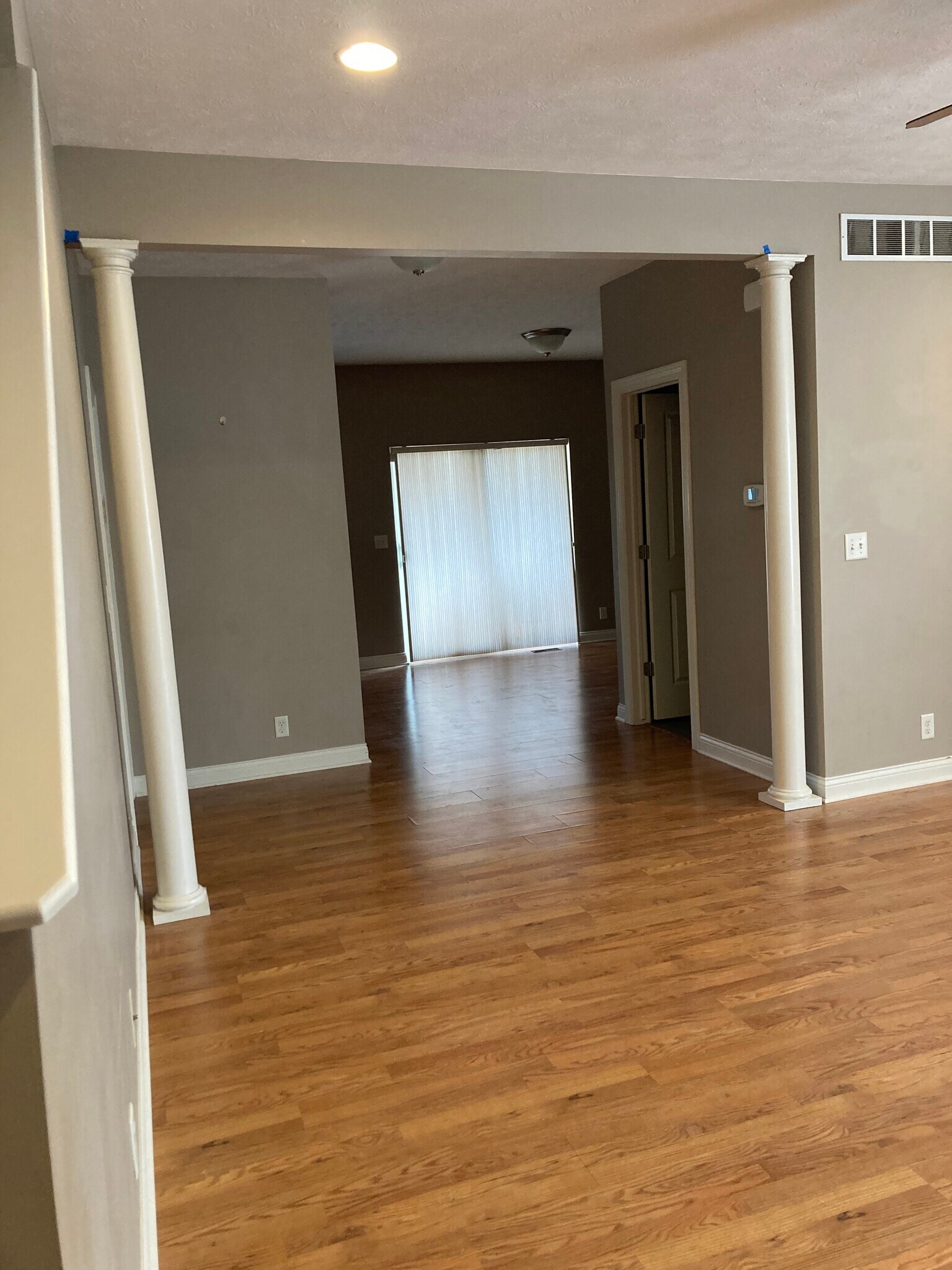 open floor plan!! - 1121 Turtle Creek Rd