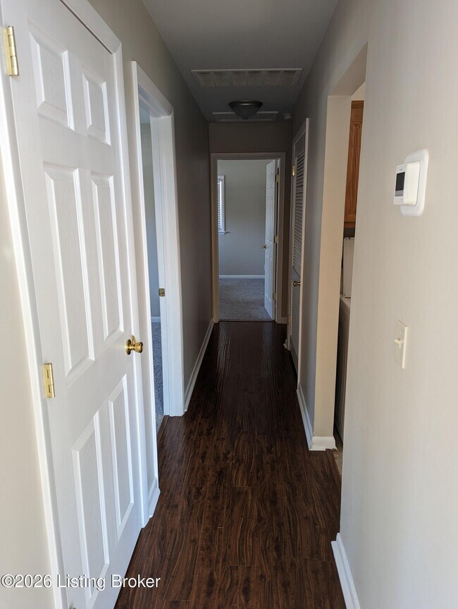 Building Photo - 1701 Brentmoor Ln