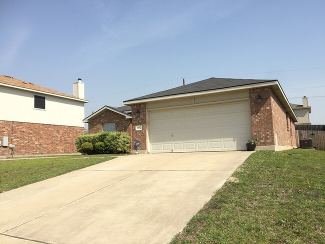 Building Photo - 707 Bighorn Dr