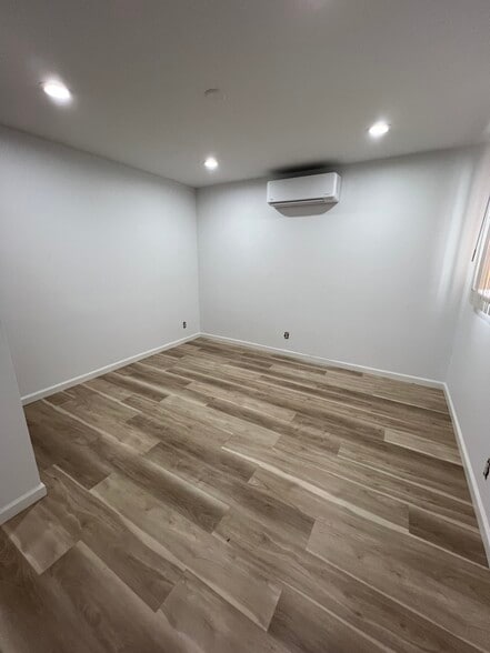 3 large bedrooms - 13 Calumet St