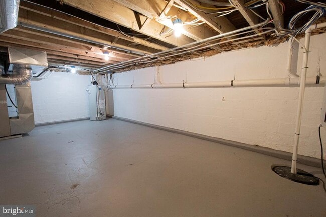 Building Photo - 21 Manor Rd